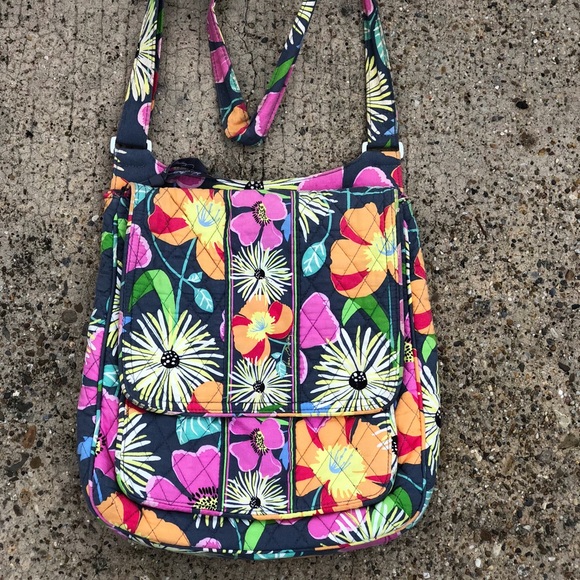 Vera Bradley Handbags - Vera Bradley Messenger Bag